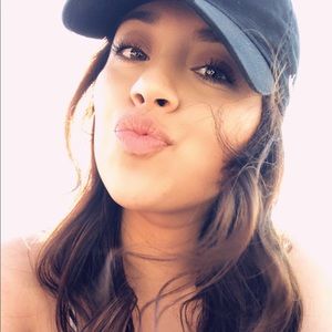 Meet your Posher, Yanelly